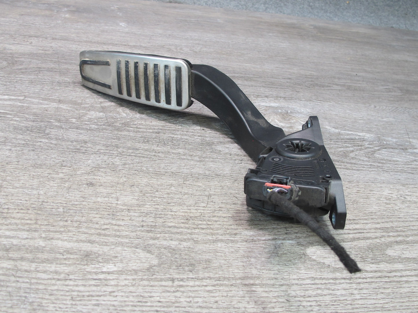 2017-2020 Maserati Levante M161 Gas Acceleration Pedal 04861714AF