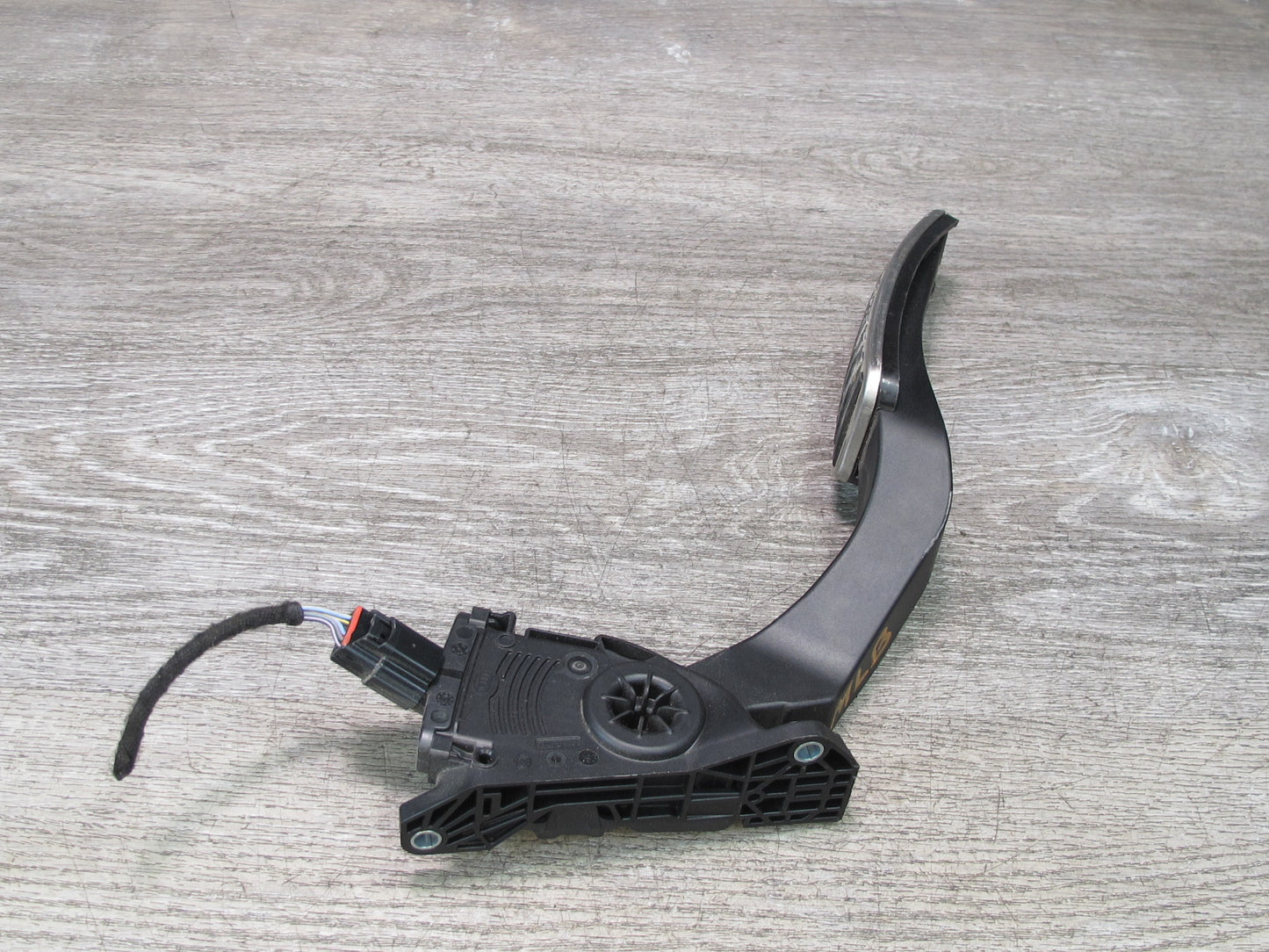 2017-2020 Maserati Levante M161 Gas Acceleration Pedal 04861714AF