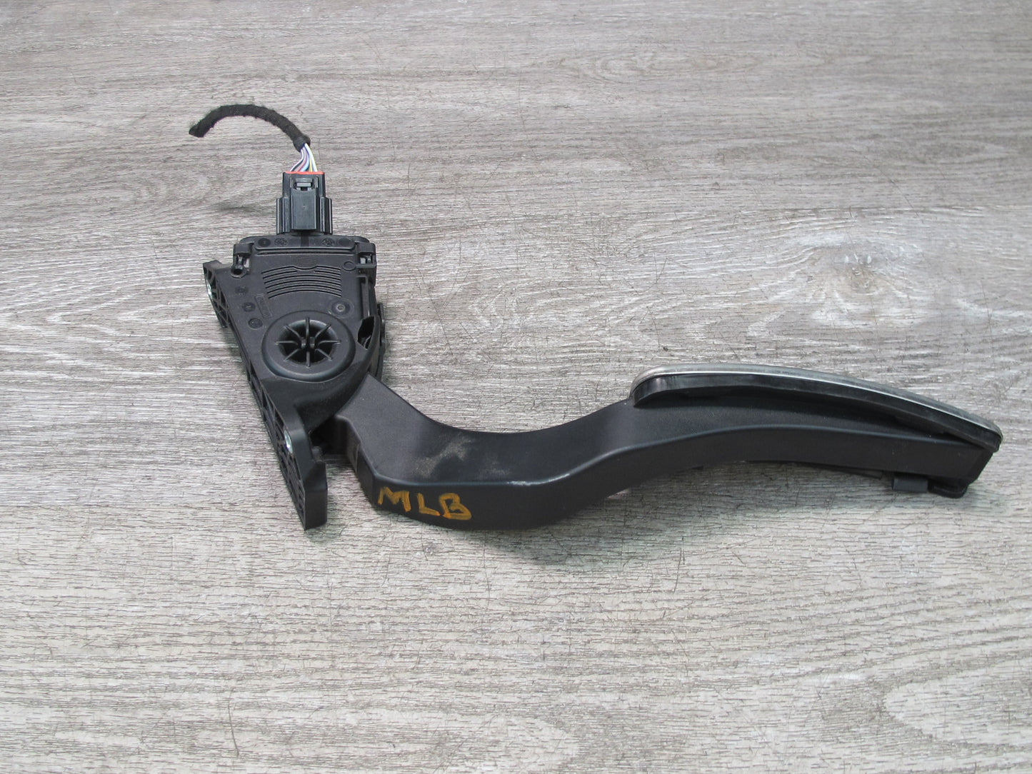 2017-2020 Maserati Levante M161 Gas Acceleration Pedal 04861714AF