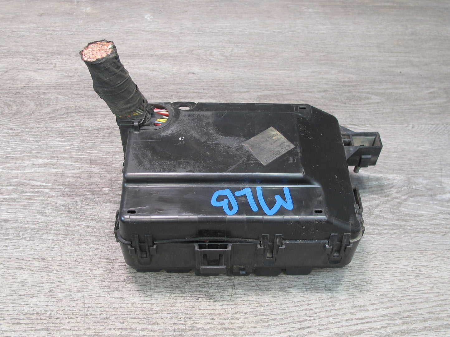 2017-2020 Maserati Levante M161 3.0L Engine Bay Fuse Relay Junction Block Box