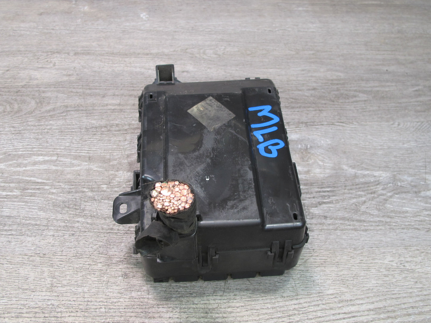2017-2020 Maserati Levante M161 3.0L Engine Bay Fuse Relay Junction Block Box
