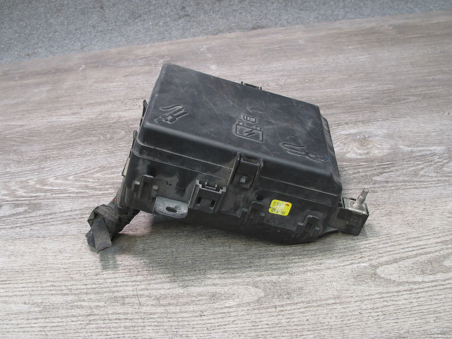 2017-2020 Maserati Levante M161 3.0L Engine Bay Fuse Relay Junction Block Box
