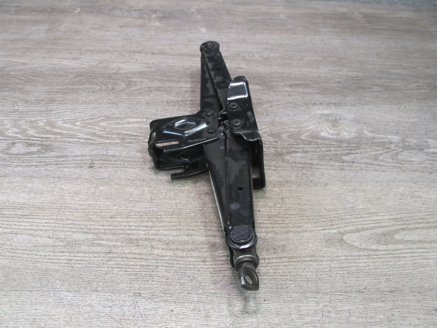 2017-2020 Maserati Levante M161 Emergency Spare Tire Scissors Jack