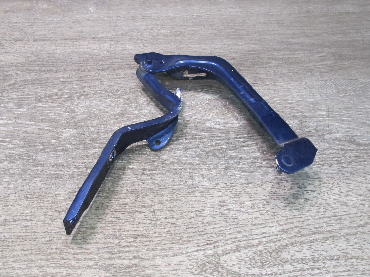 2017-2020 Maserati Levante M161 Front Left & Right Side Hood Hinge Support Set