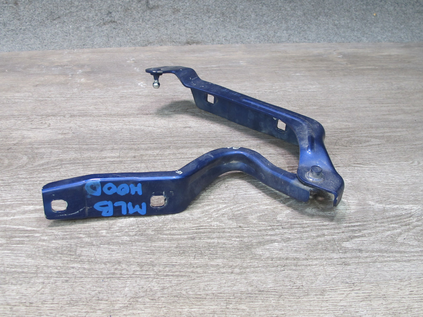 2017-2020 Maserati Levante M161 Front Left & Right Side Hood Hinge Support Set