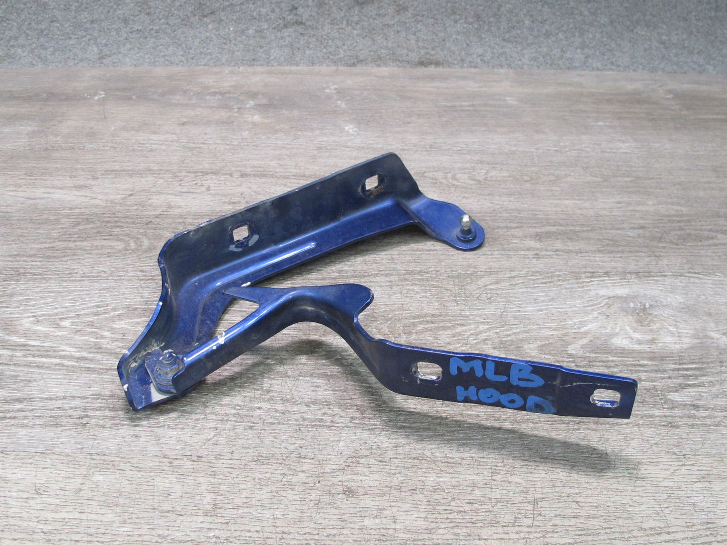 2017-2020 Maserati Levante M161 Front Left & Right Side Hood Hinge Support Set