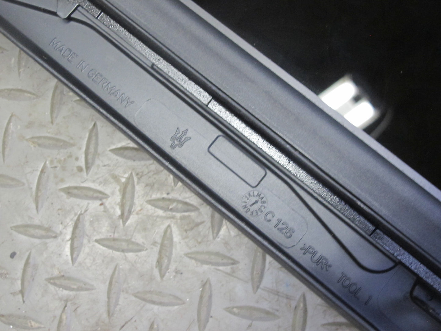 2017-2020 Maserati Levante M161 Front Sunroof Glass Window Panel 6114134