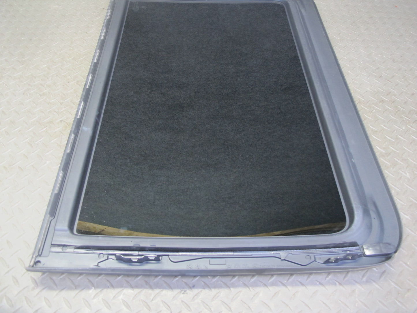 2017-2020 Maserati Levante M161 Front Sunroof Glass Window Panel 6114134