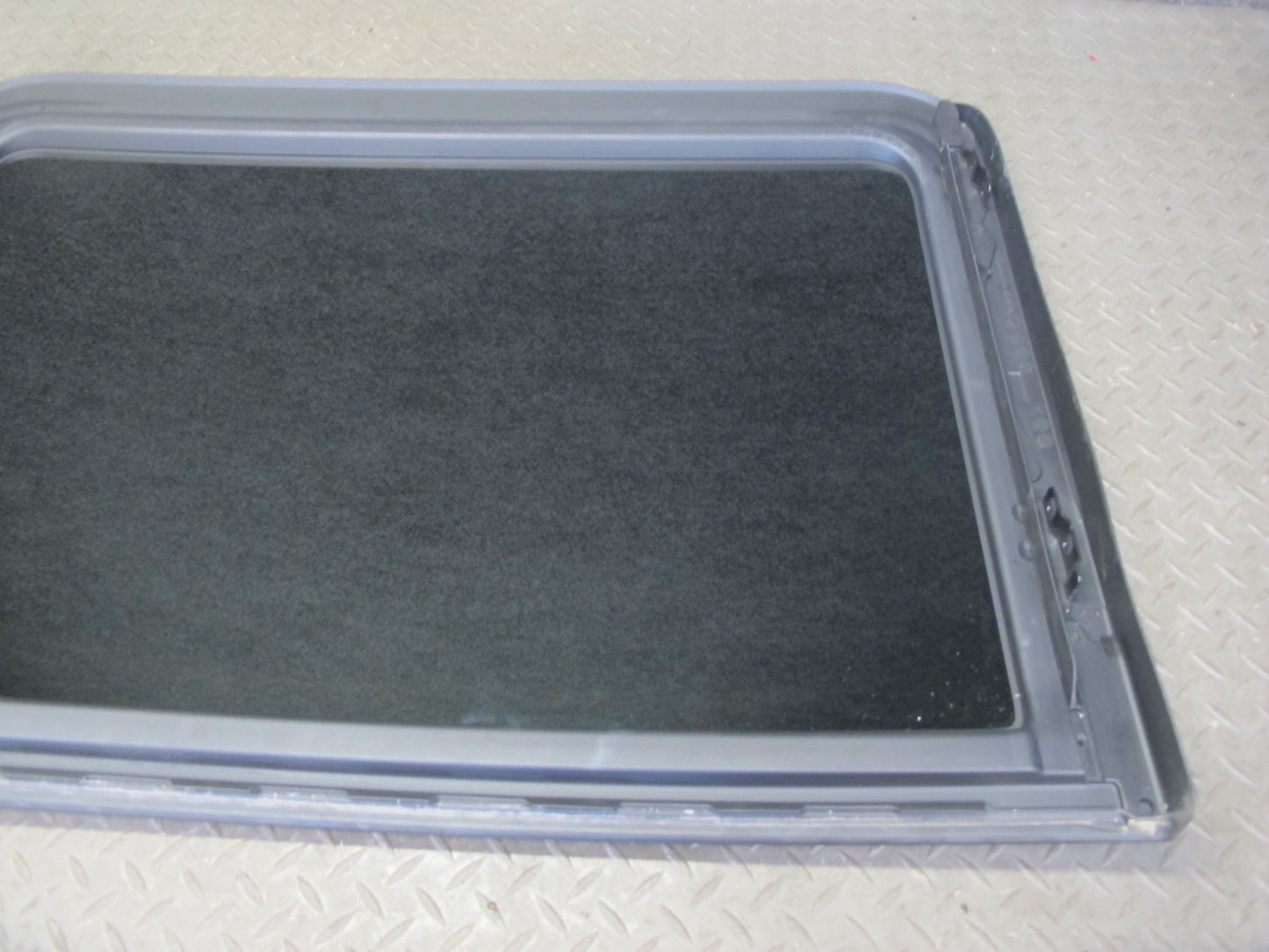 2017-2020 Maserati Levante M161 Front Sunroof Glass Window Panel 6114134