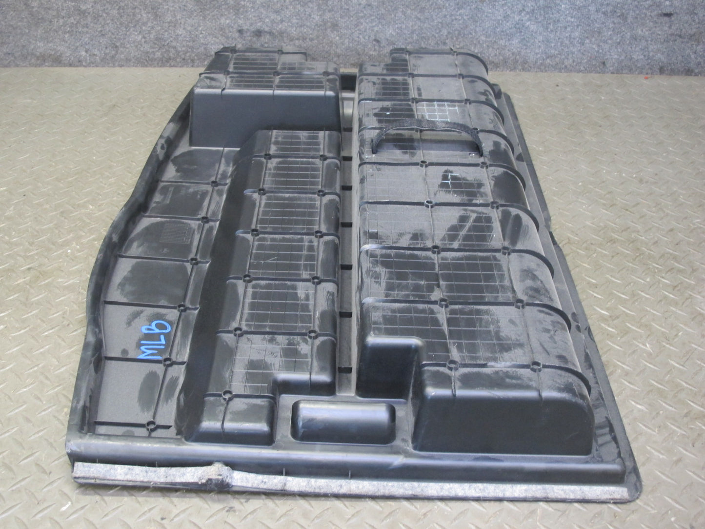 2017-2020 Maserati Levante M161 Rear Trunk Cargo Floor Tray Storage