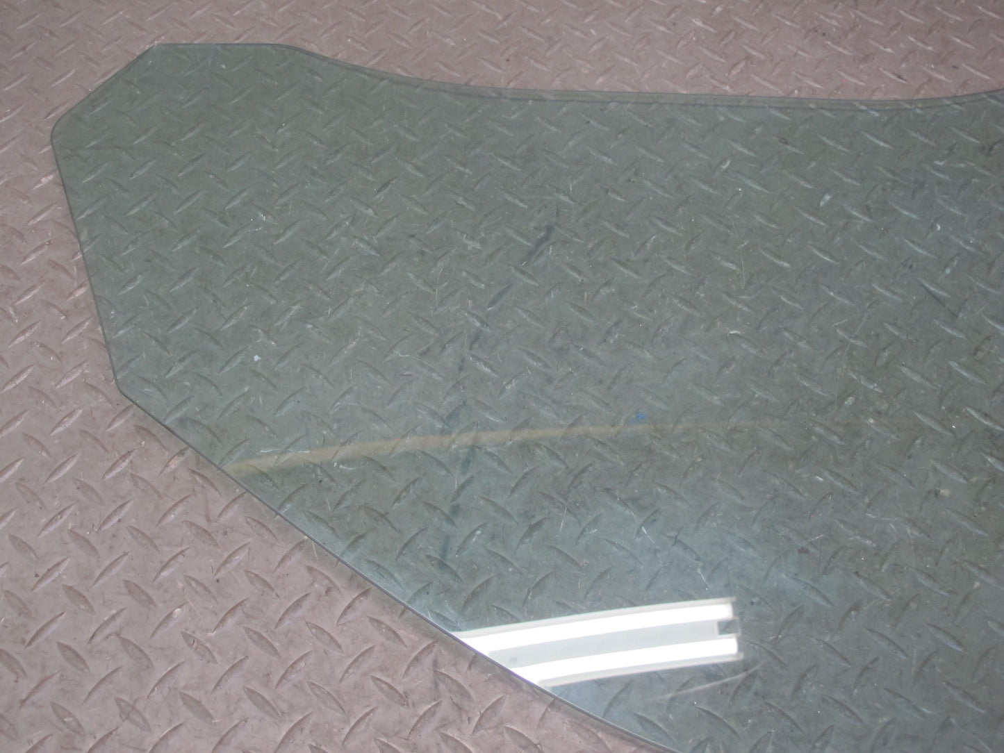 1999-2005 Porsche 911 Carrera 996 Convertible Right Door Glass Window