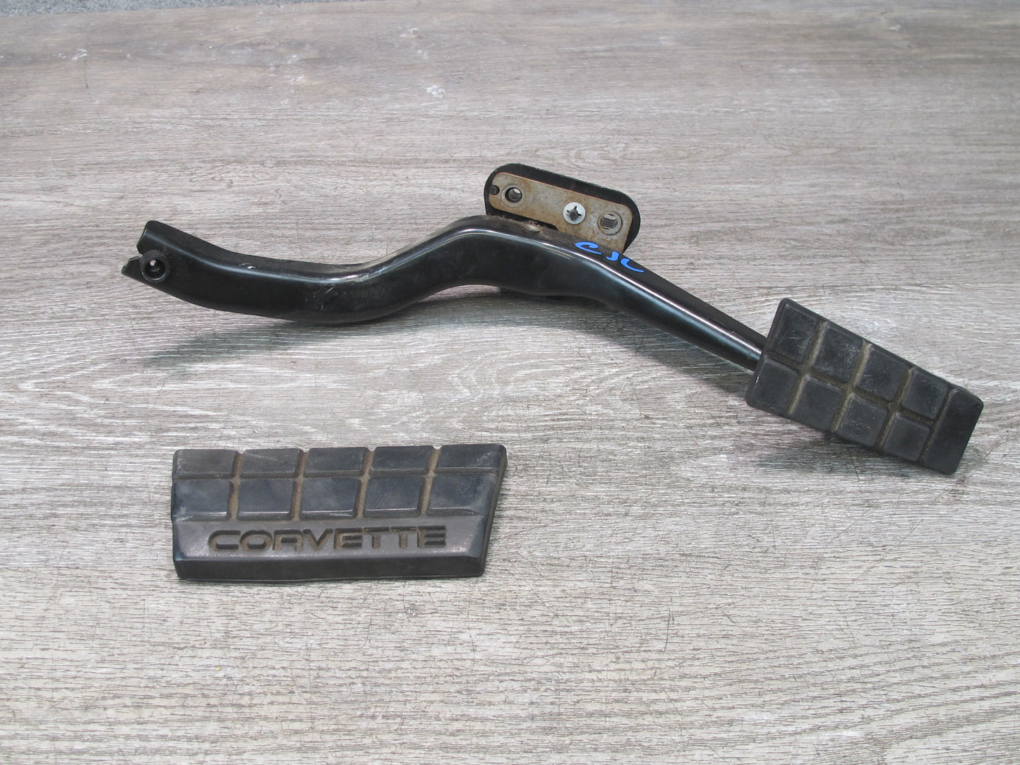 92-96 Chevrolet Corvette C4 Gas Accelerator Throttle & Brake Pedal Pad Set OEM