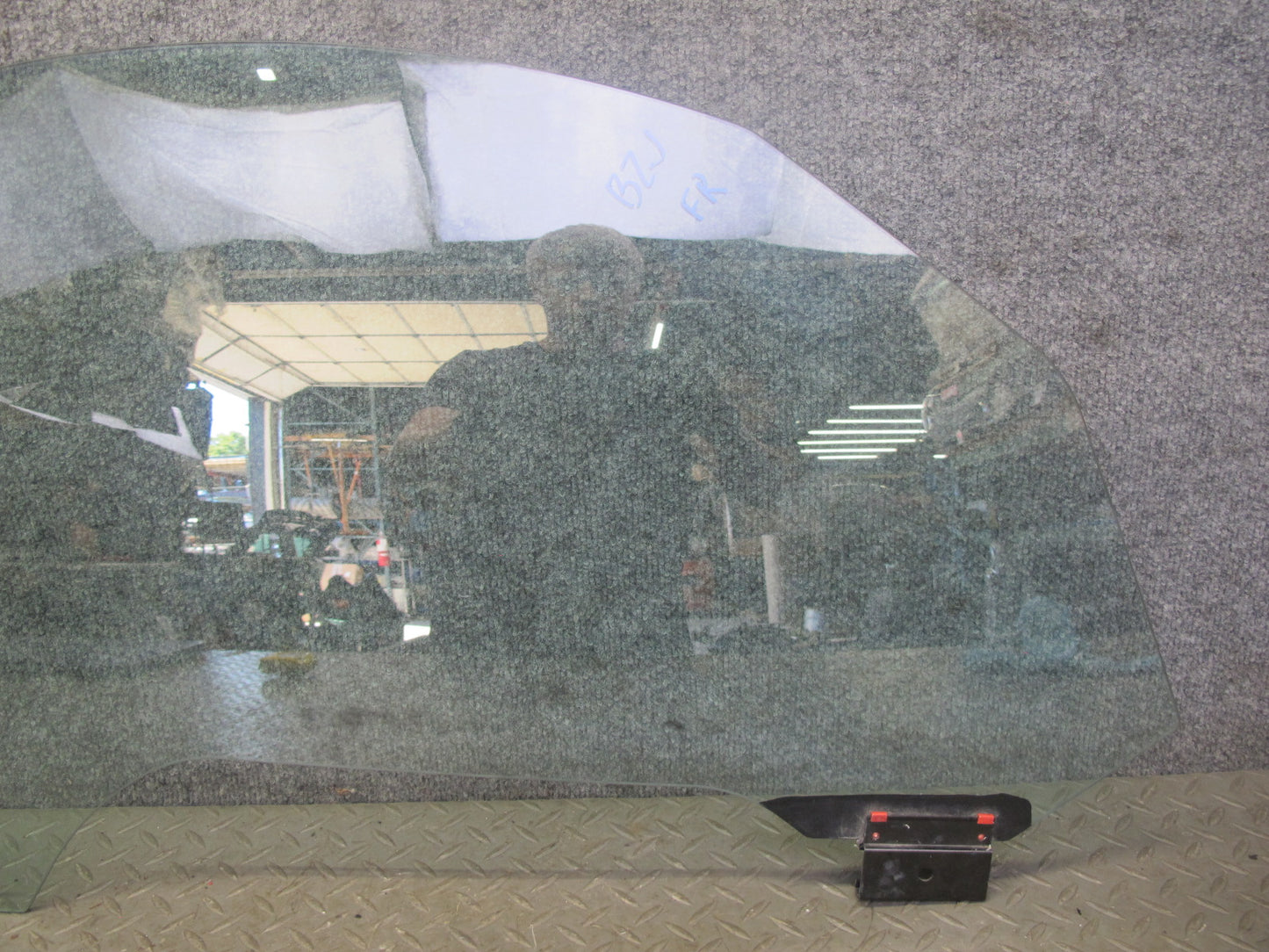 03-08 BMW E85 Z4 Front Right Passenger Door Window Glass OEM