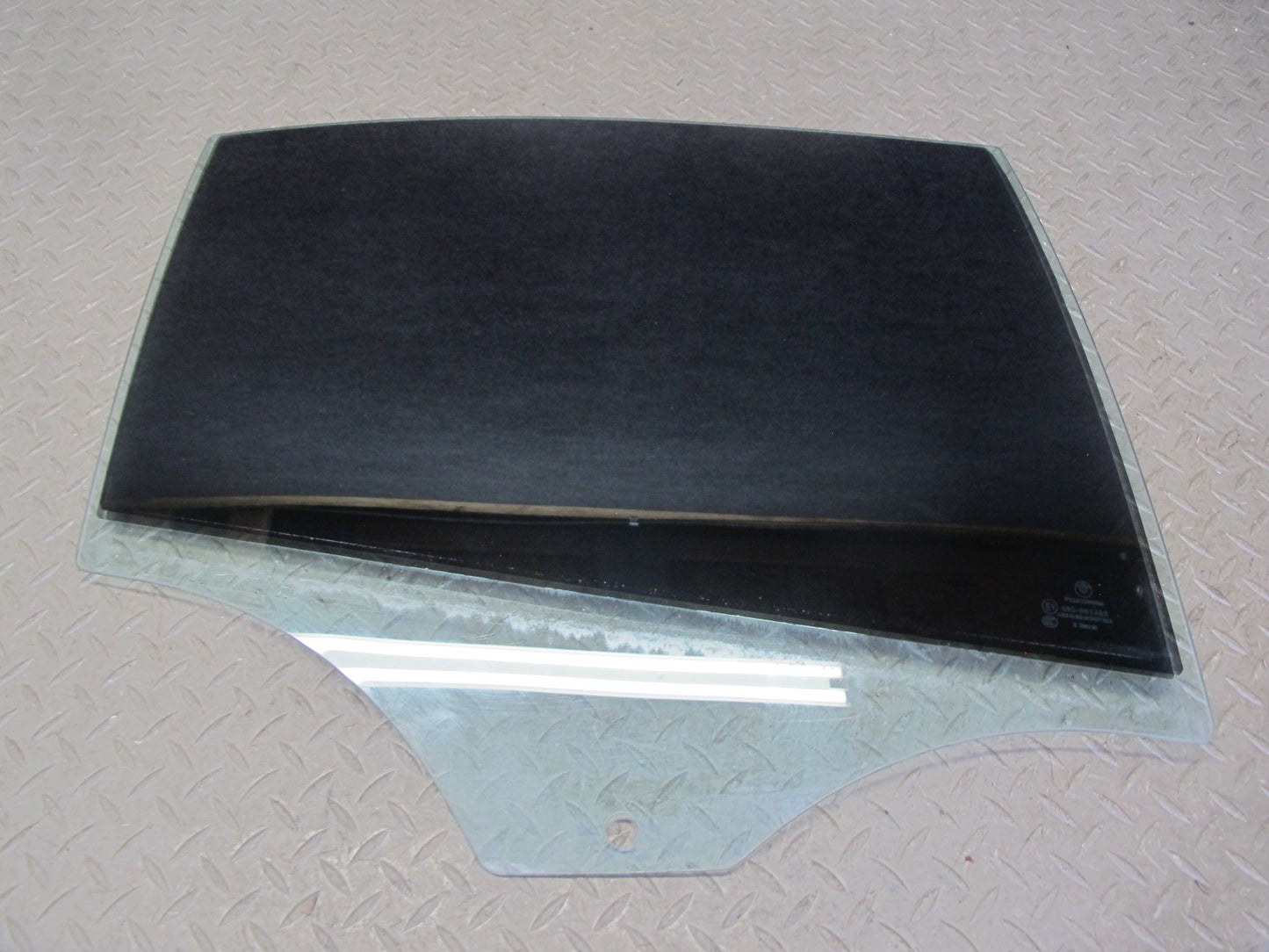 2008-2013 BMW E90 M3 328i 335i Rear Right Door Glass Window
