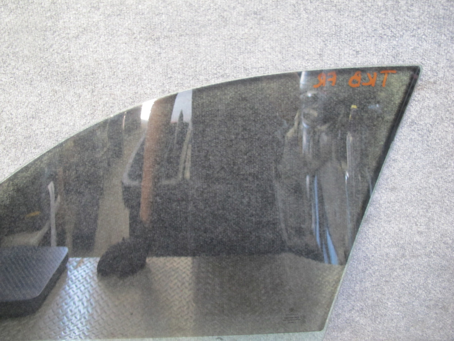 2008-2013 BMW E90 M3 328i 335i Front Right Door Glass Window