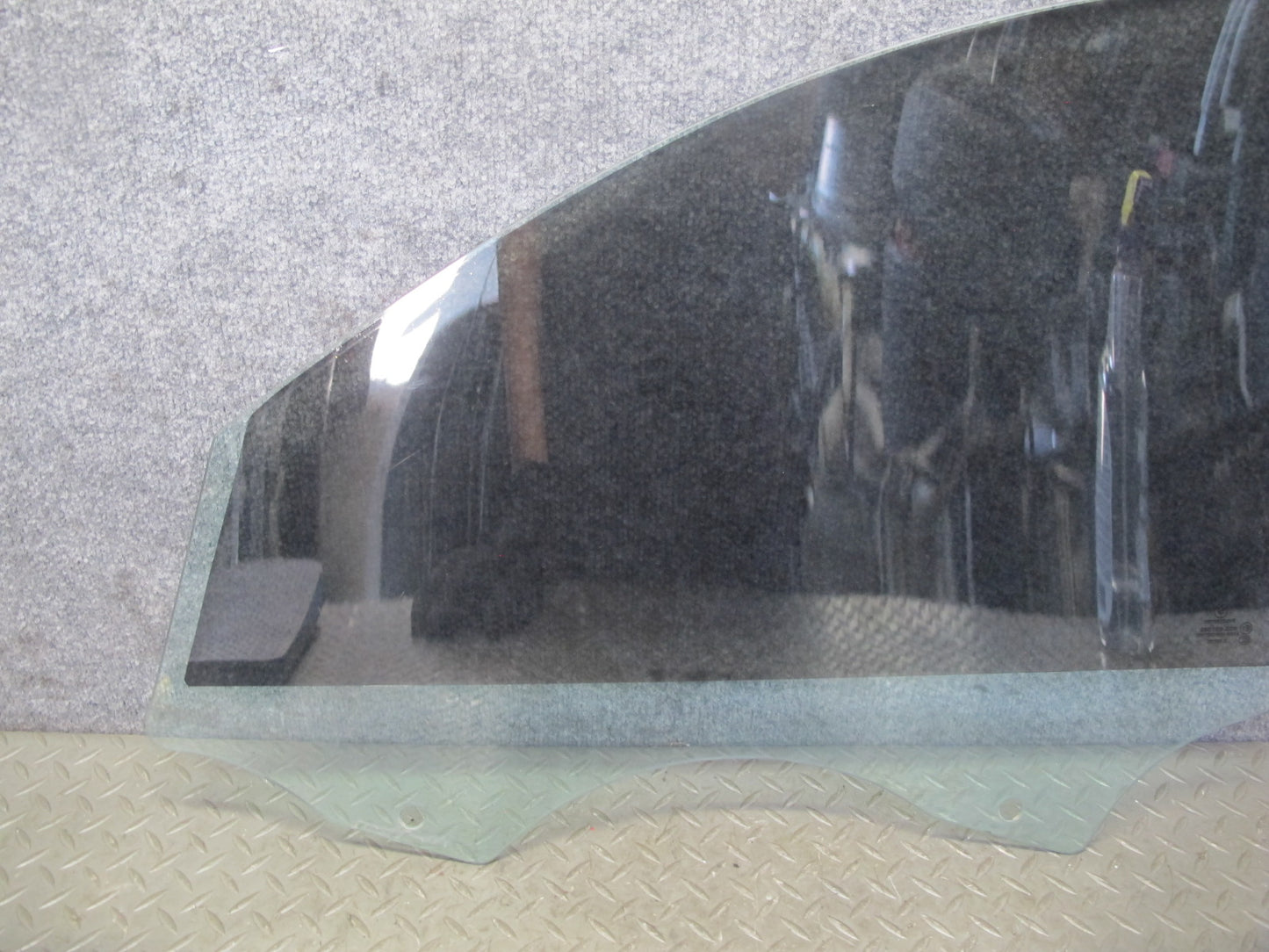 2008-2013 BMW E90 M3 328i 335i Front Right Door Glass Window