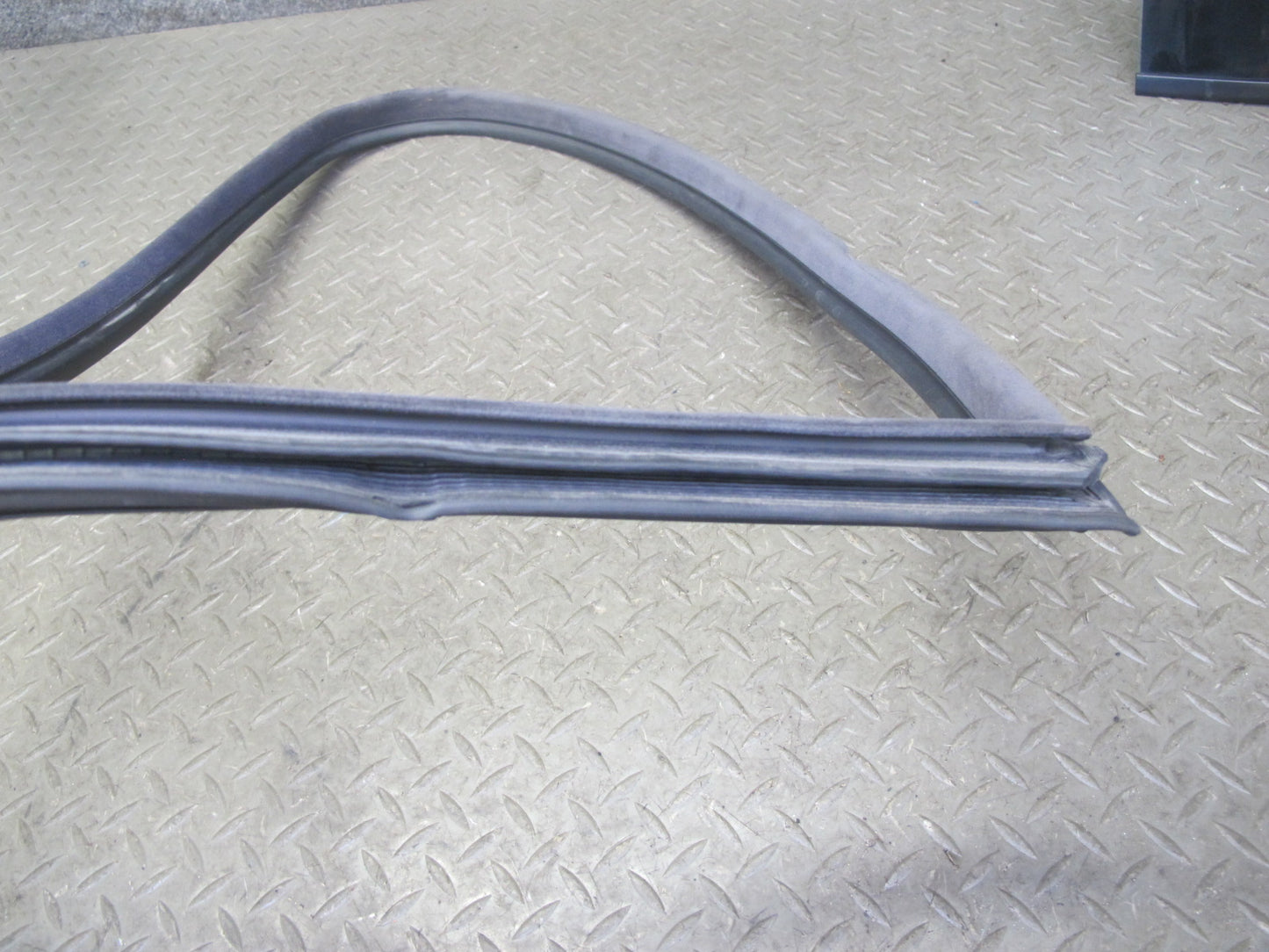 01-06 BMW E46 330Ci 3-SERIES Coupe Rear Left Quarter Glass Window w Seal OEM