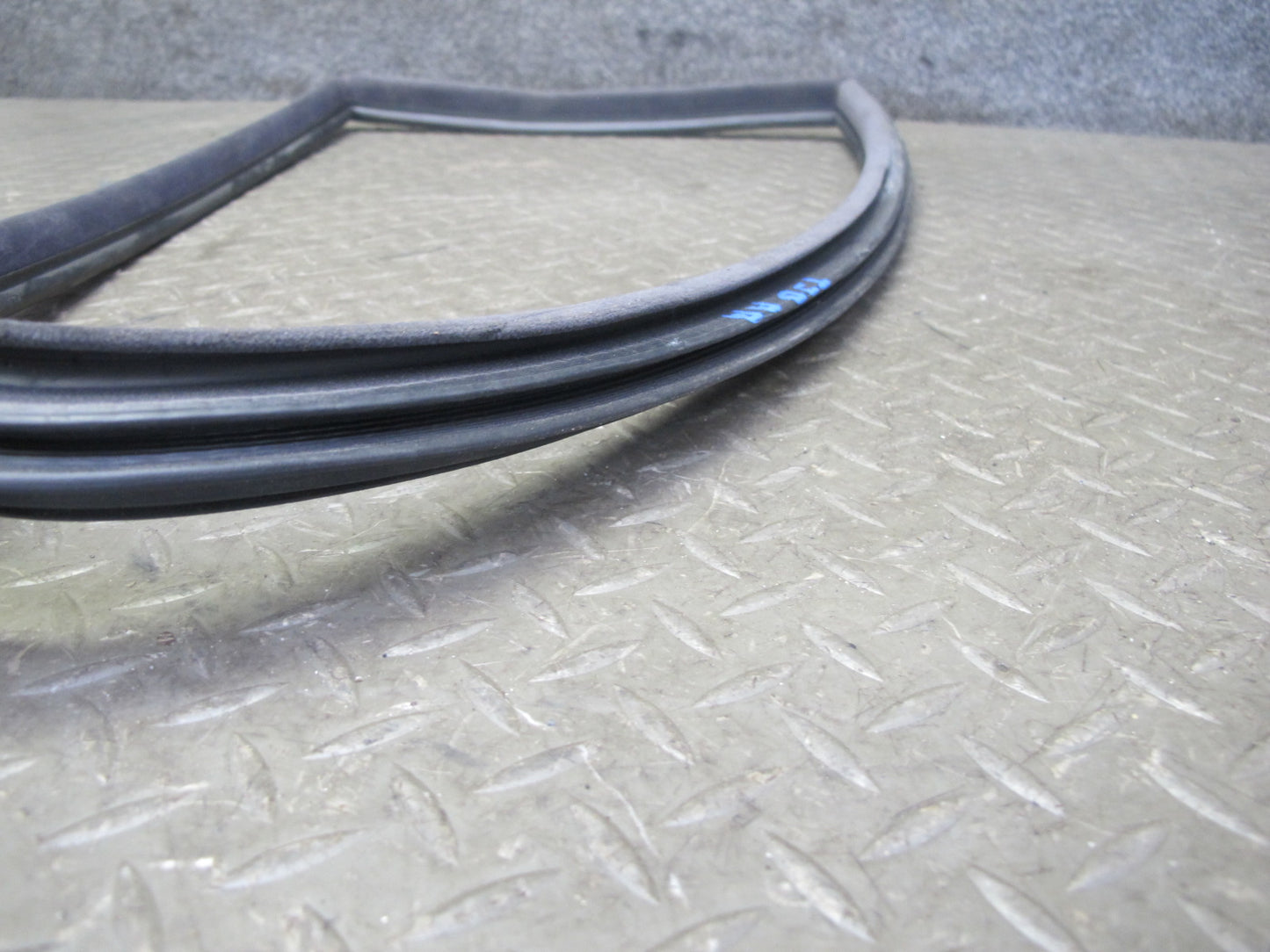 01-06 BMW E46 330Ci 3-SERIES Coupe Rear Right Quarter Glass Window w Seal OEM