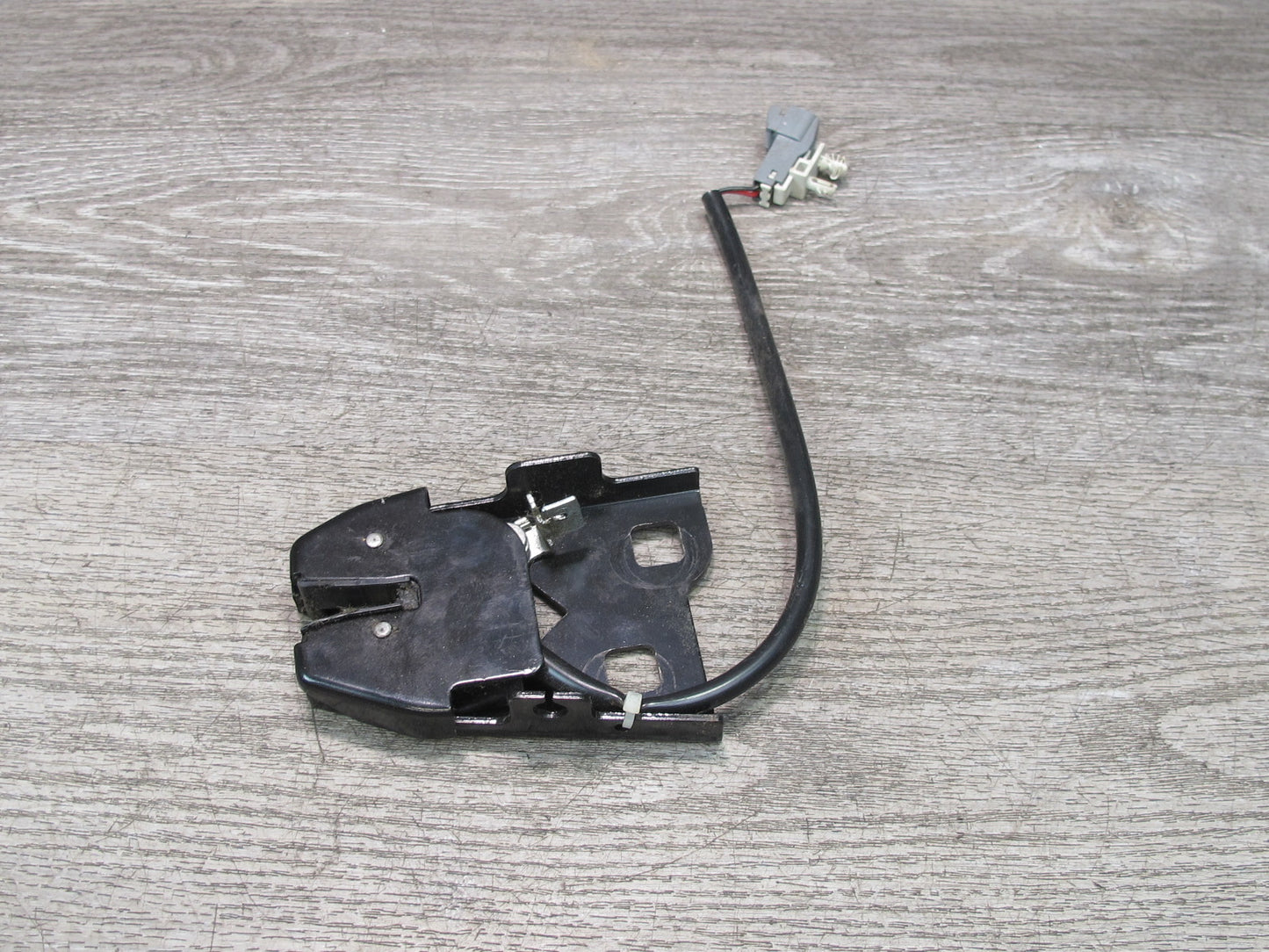 07-10 Saturn SKY Pontiac Solstice Rear Trunk Lid Lock Latch Actuator OEM