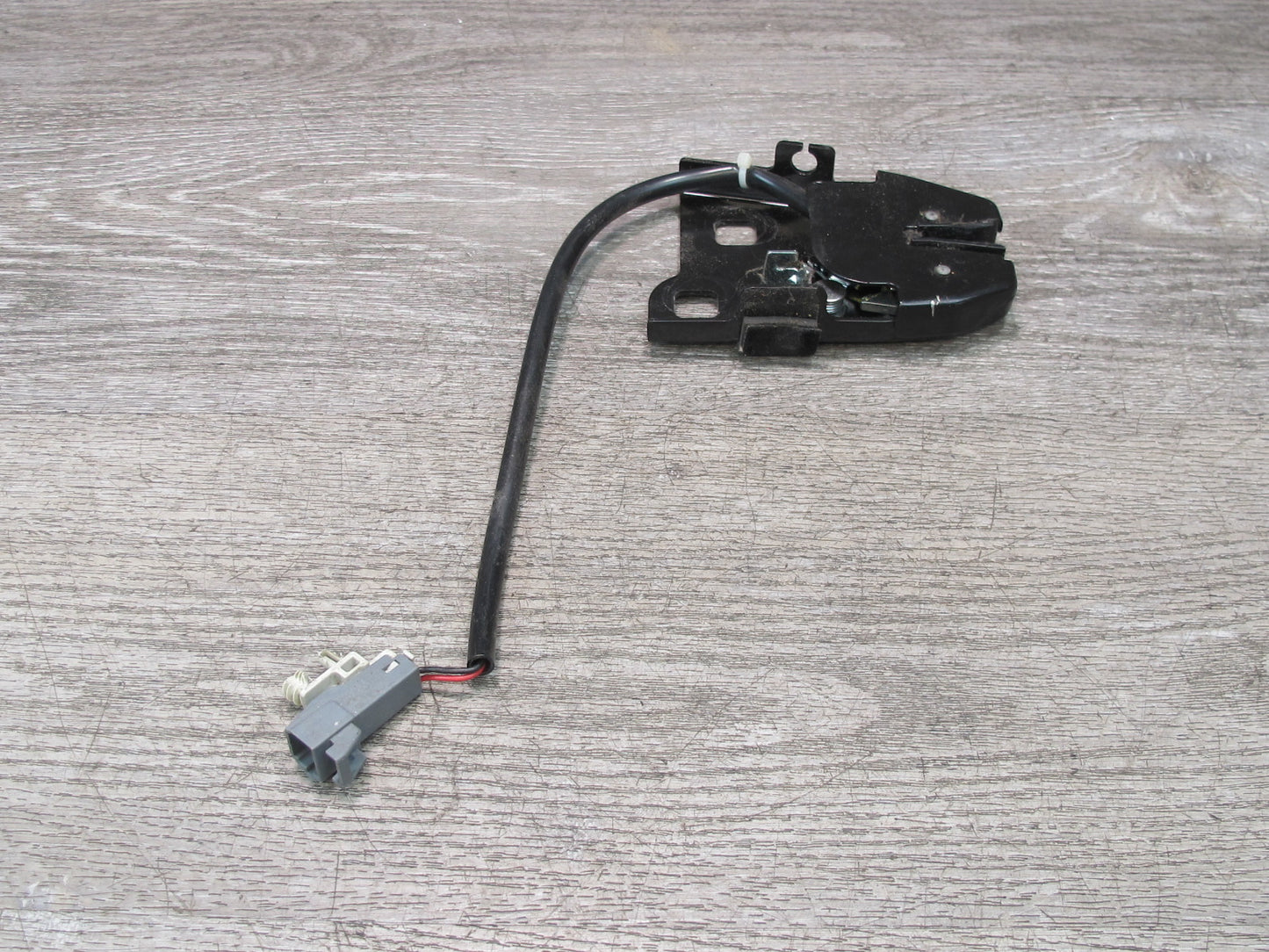 07-10 Saturn SKY Pontiac Solstice Rear Trunk Lid Lock Latch Actuator OEM