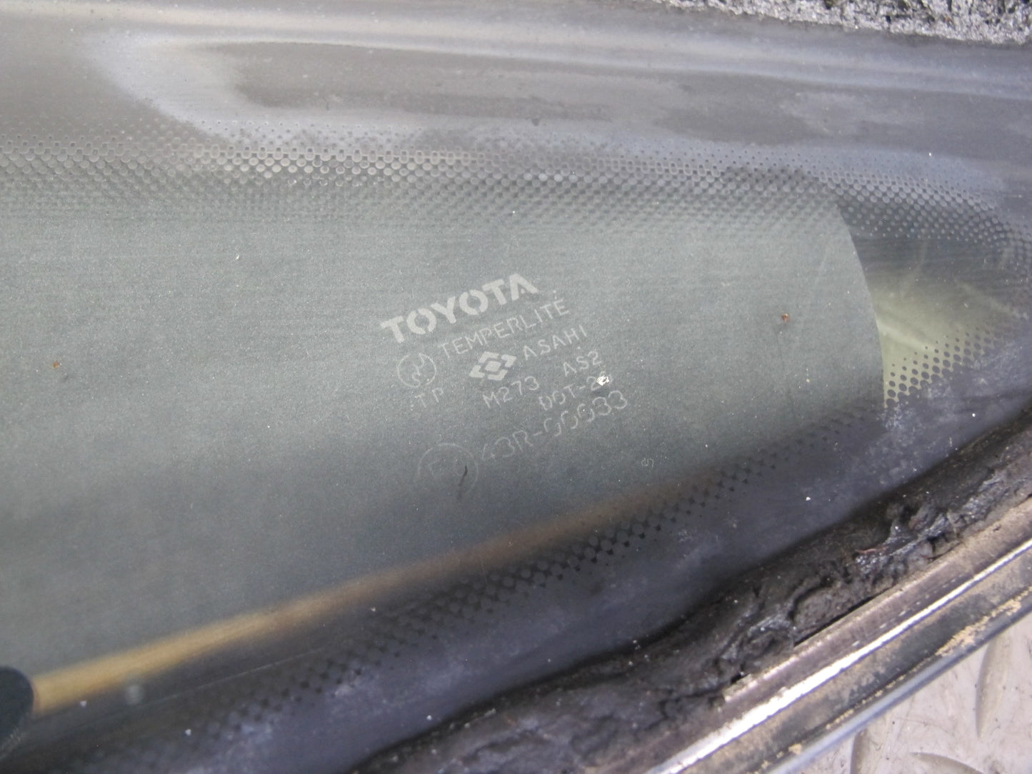 89-92 Toyota Supra MA70L Rear Right Quarter Glass Window w Molding Trim Set OEM