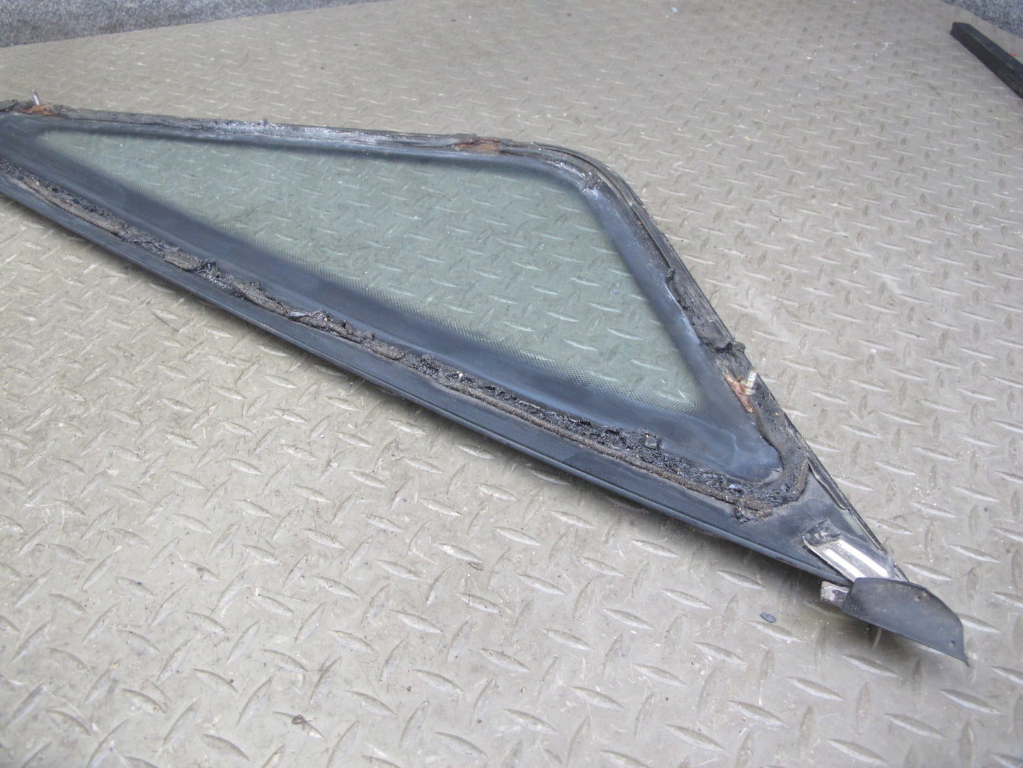 89-92 Toyota Supra MA70L Rear Right Quarter Glass Window w Molding Trim Set OEM