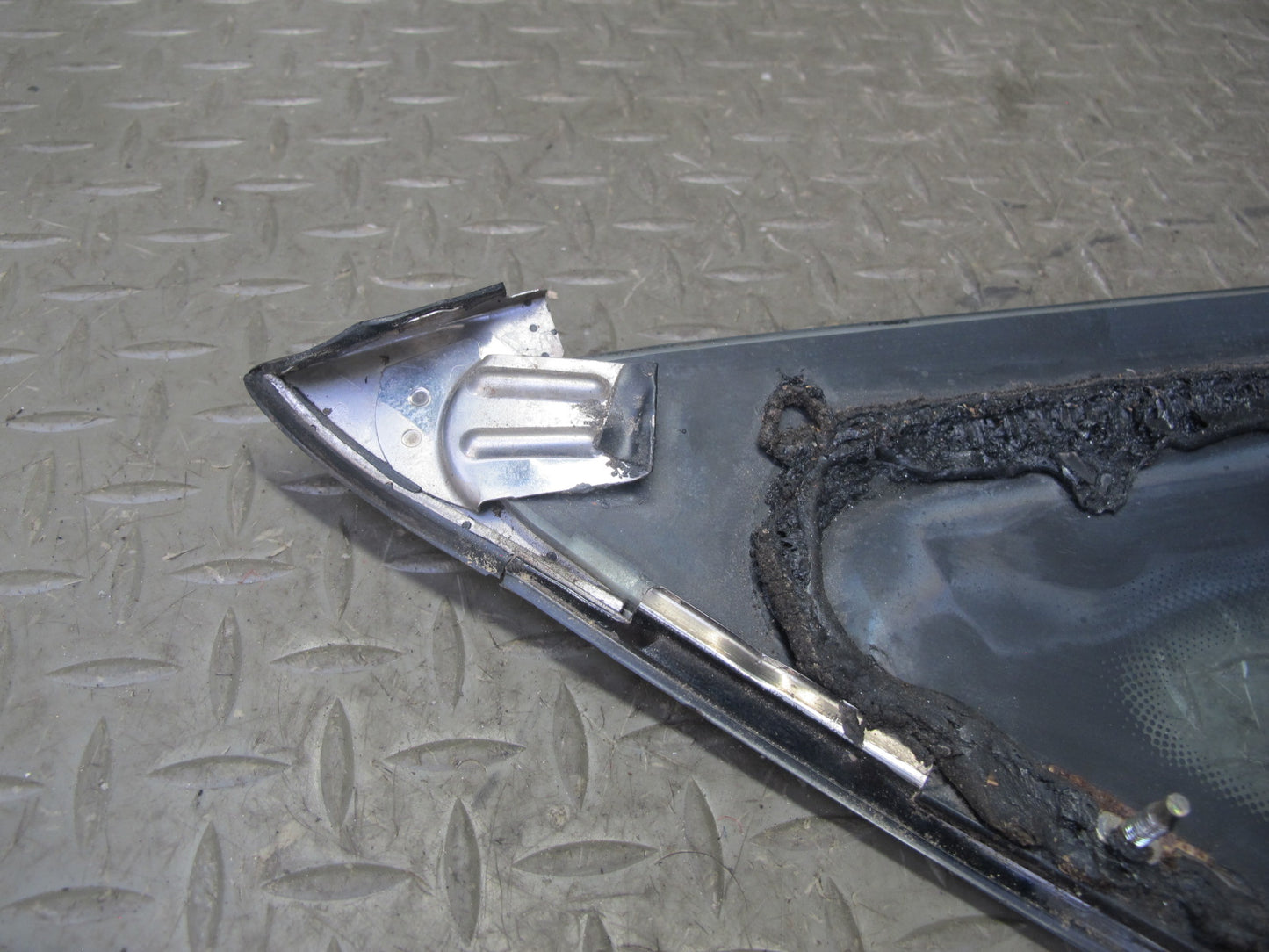 89-92 Toyota Supra MA70L Rear Right Quarter Glass Window w Molding Trim Set OEM