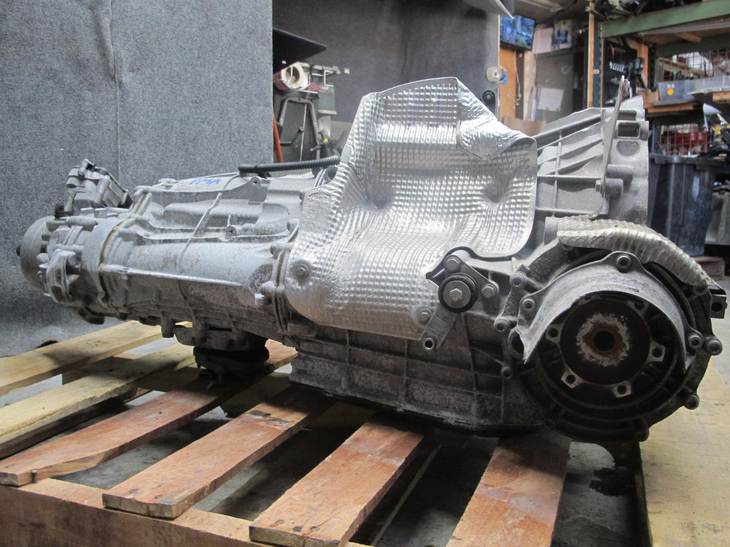 2015-2016 Porsche Macan S A5B02 A/T Automatic Transmission w Transfer Case 126k
