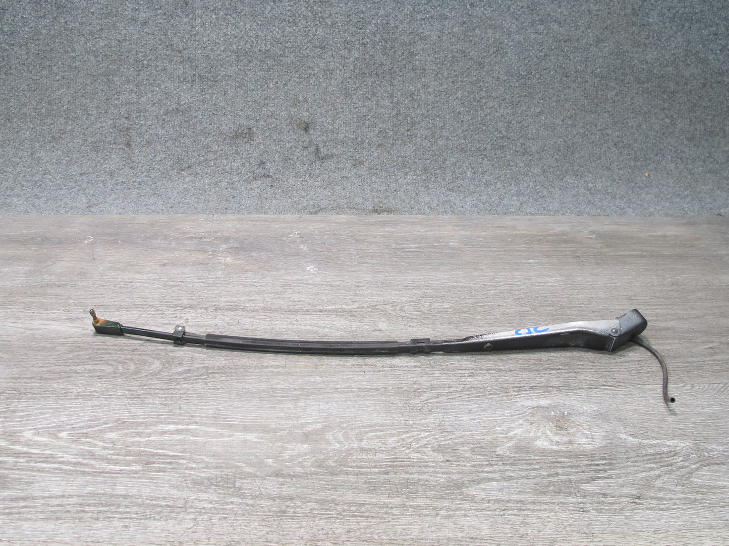84-94 Chevrolet Corvette C4 Set of 2 Front Left & Right Windshield Wiper Arm OEM