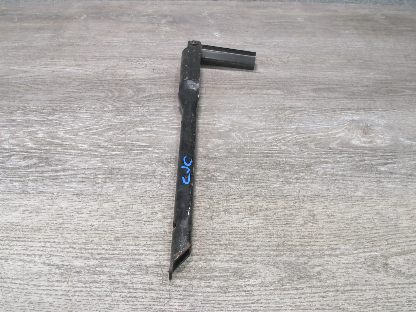 84-96 Chevrolet Corvette C4 Spare Tire LUG NUT Wrench Lift Jack Handle Mount OEM