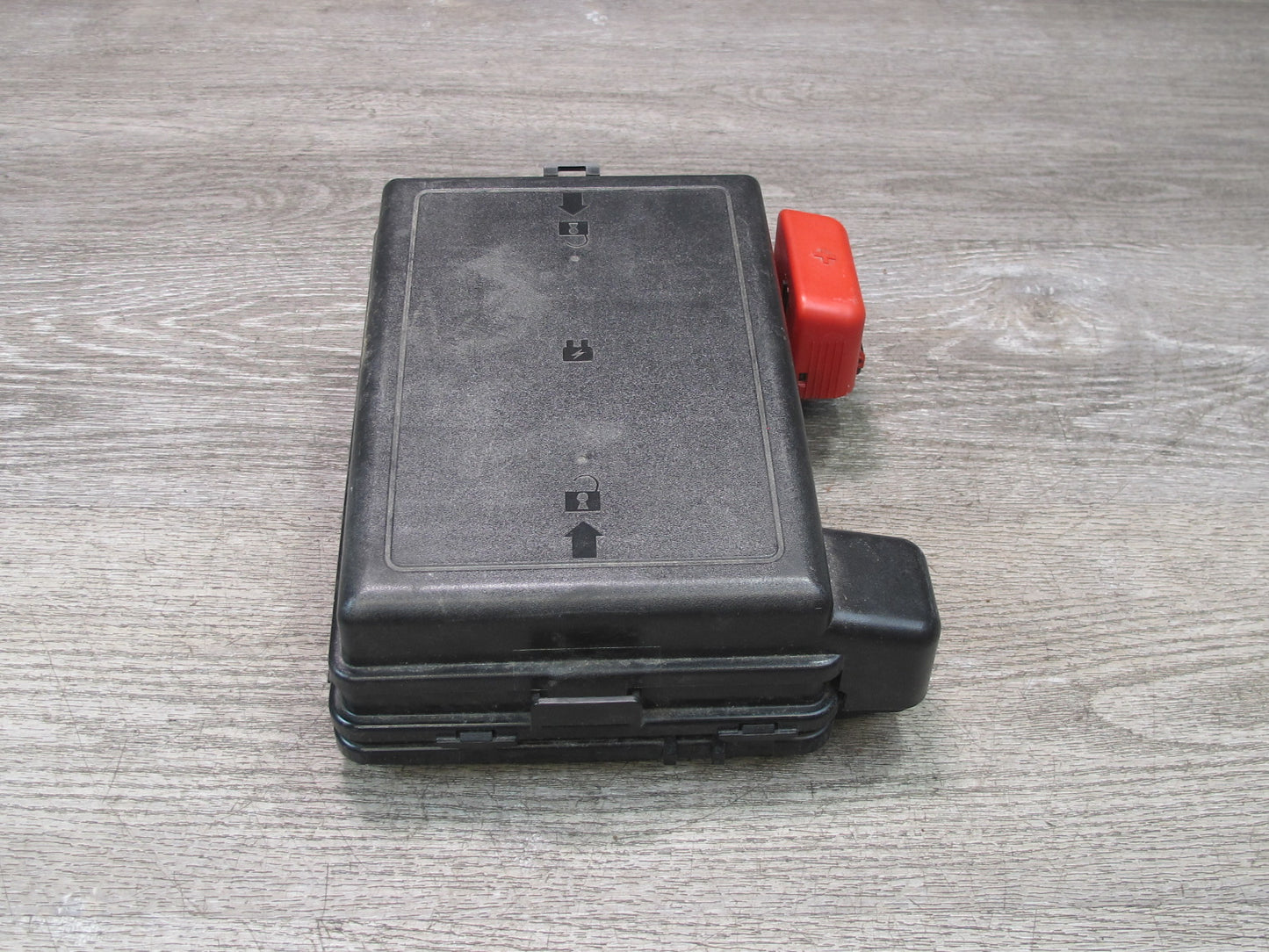 2008 Saturn SKY Redline 2.0L Under Hood Engine Fuse Relay Box 25826620 OEM
