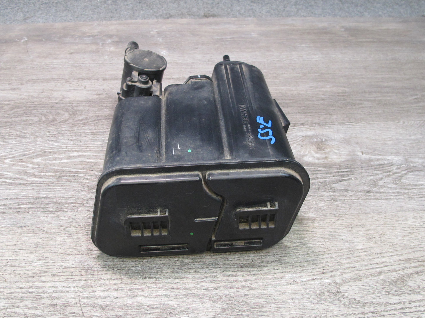 07-10 Saturn SKY Pontiac Solstice Fuel Evap Vapor Charcoal Canister OEM