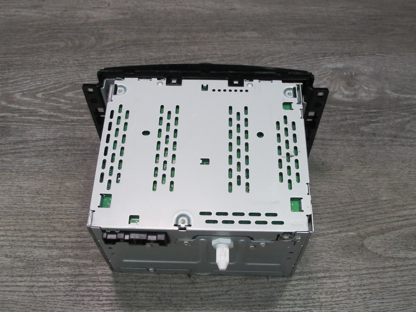 07-08 Saturn SKY Dash AM FM Radio CD MP3 Stereo Head Unit 15948458 OEM