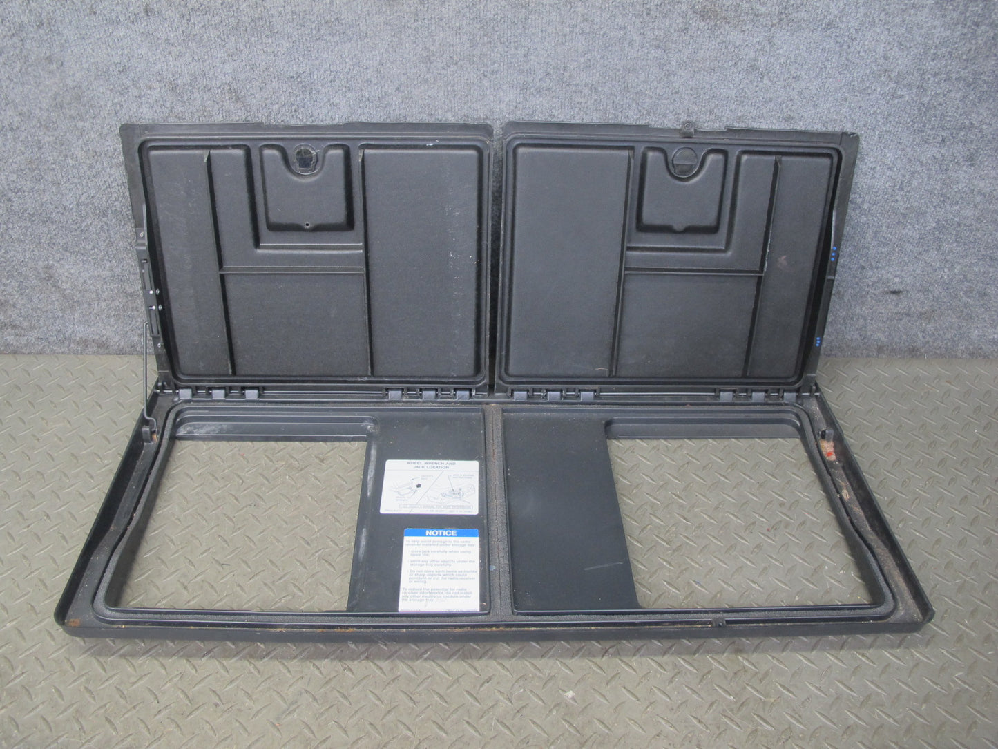 1993 Chevrolet Corvette C4 Coupe Trunk Storage Compartment Tray Door Lid Box Set