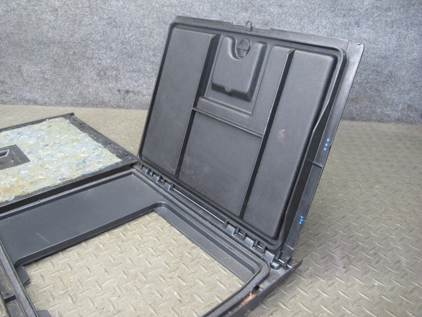 1993 Chevrolet Corvette C4 Coupe Trunk Storage Compartment Tray Door Lid Box Set
