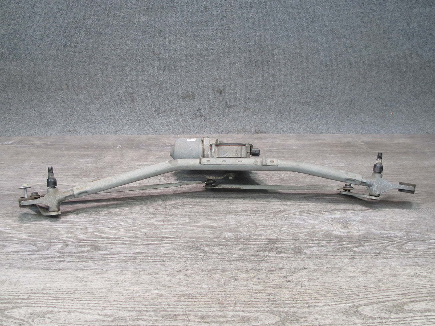07-10 Saturn SKY Solstice Windshield Wiper Transmission Linkage w Motor OEM