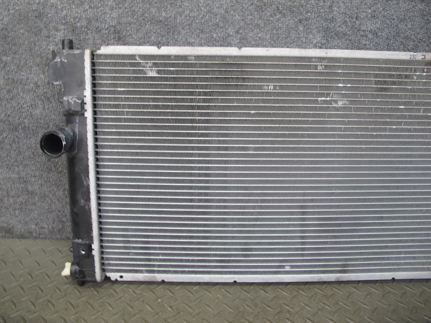 00-05 Toyota MR2 Spyder ZZW30L Engine Cooling Radiator 422132-1802 OEM