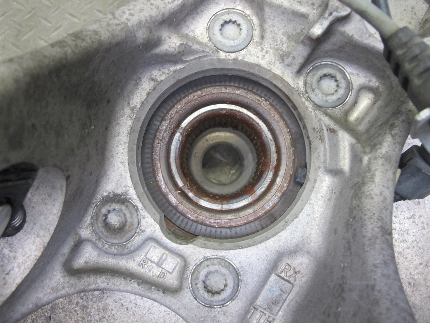 2015-2025 Porsche Macan AWD Rear Right Spindle Knuckle Wheel Hub Bearing
