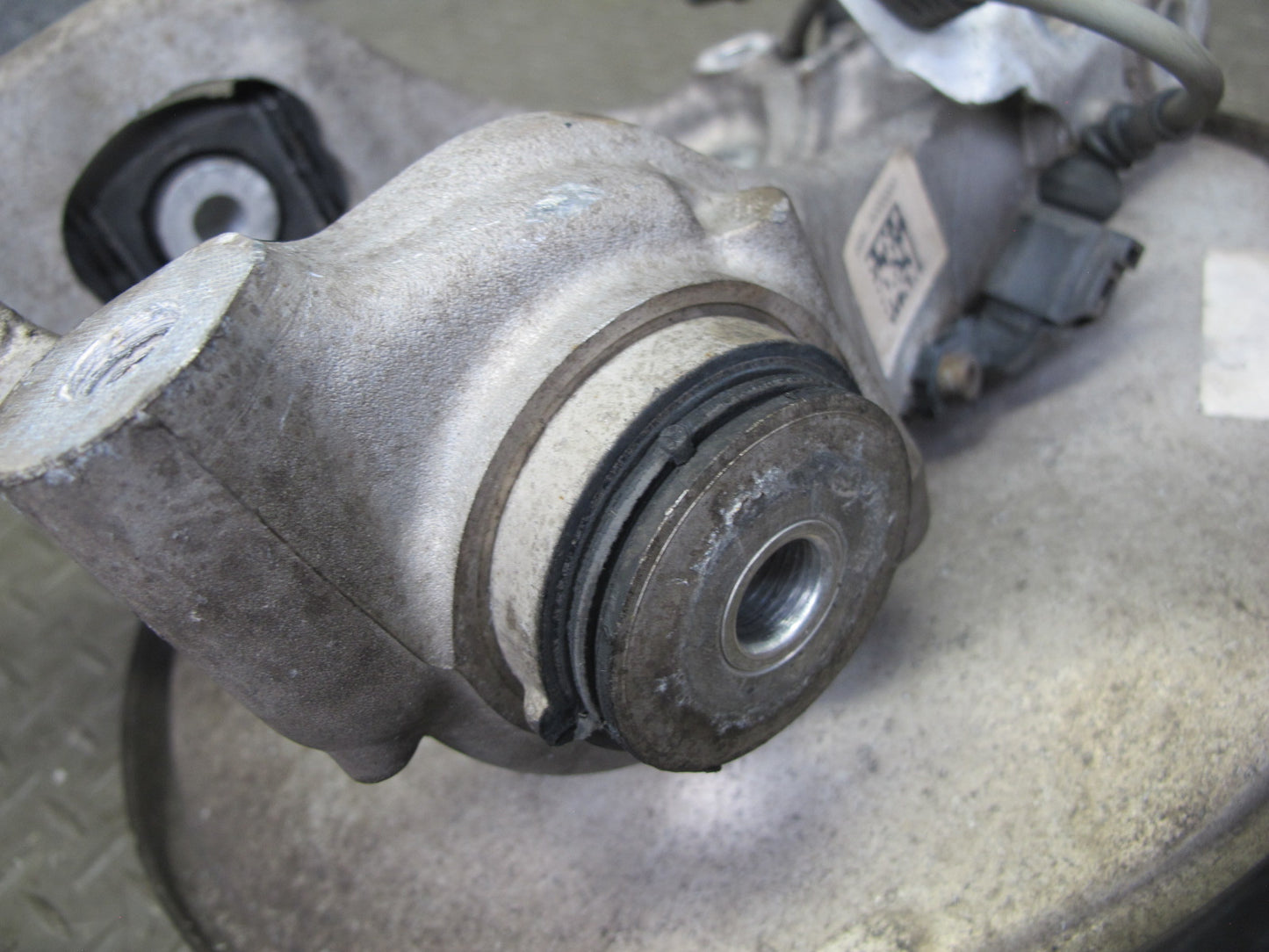 2015-2025 Porsche Macan AWD Rear Right Spindle Knuckle Wheel Hub Bearing