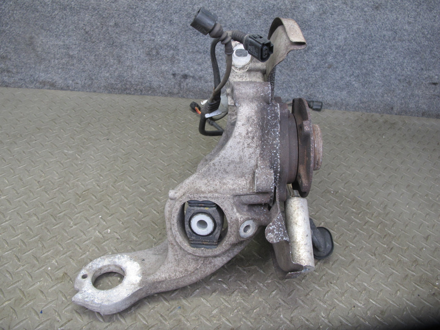 2015-2025 Porsche Macan AWD Rear Left Spindle Knuckle Wheel Hub Bearing