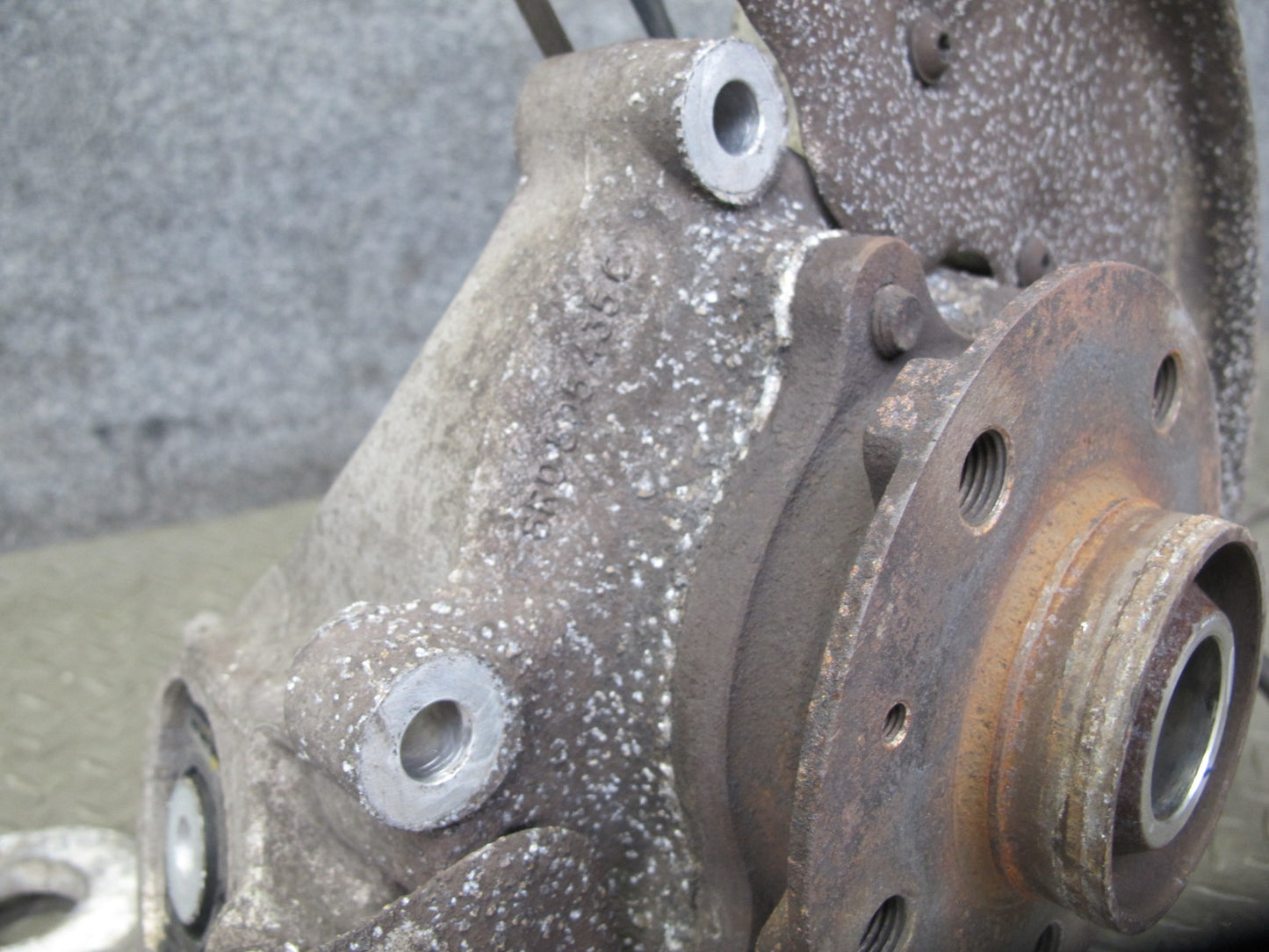 2015-2025 Porsche Macan AWD Rear Left Spindle Knuckle Wheel Hub Bearing