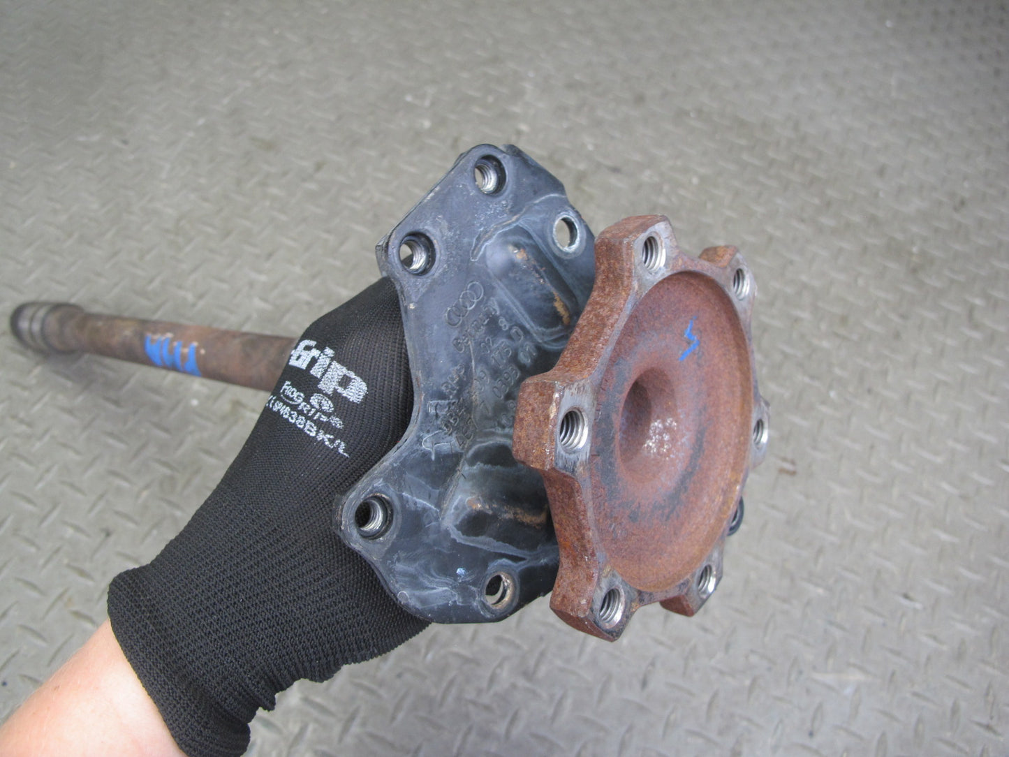 2015-2018 Porsche Macan Transmission Front Axle Shaft w Flange 0B4409175D