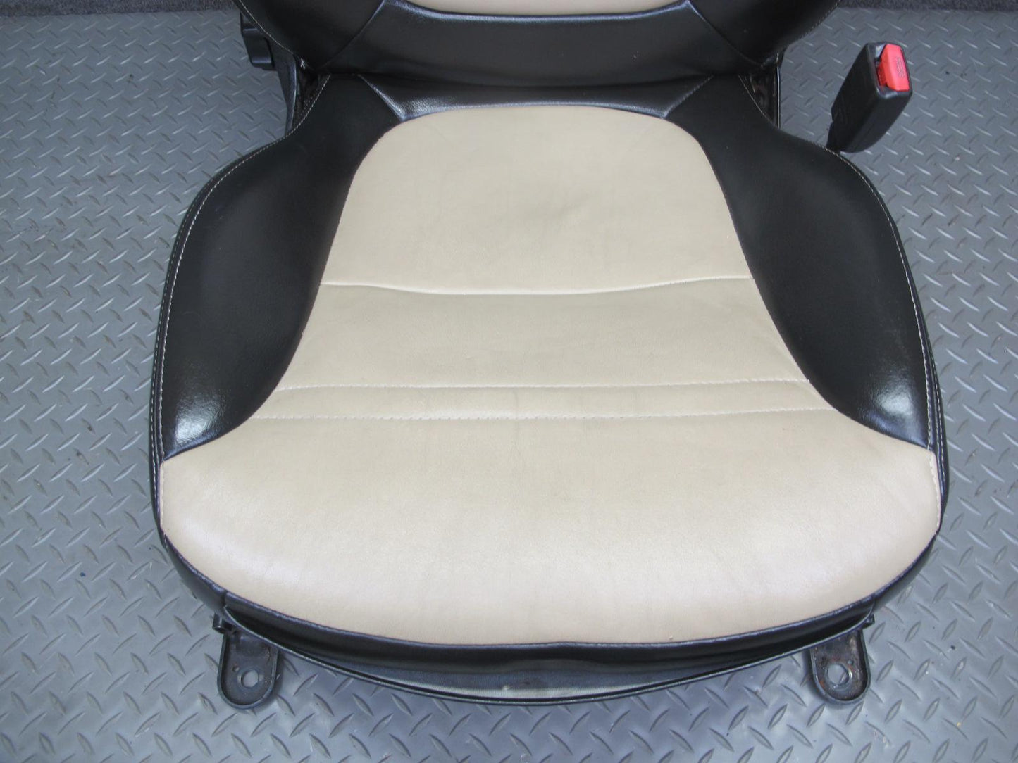 07-10 Saturn SKY Redline Set of 2 Front Left & Right Leather Seat Black TAN OEM