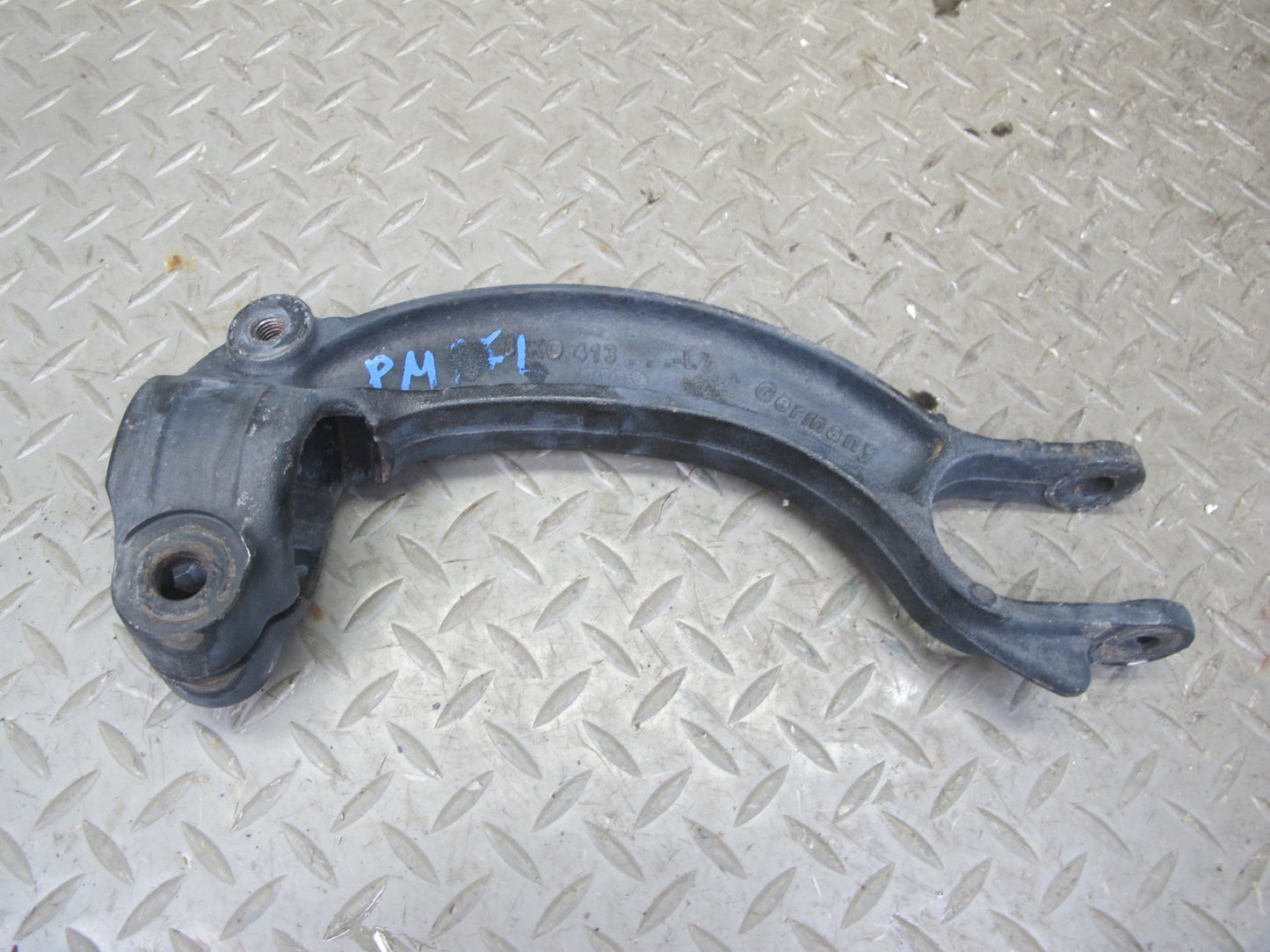 2015-2018 Porsche Macan Front Left Lower Control Arm Fork Set of 2