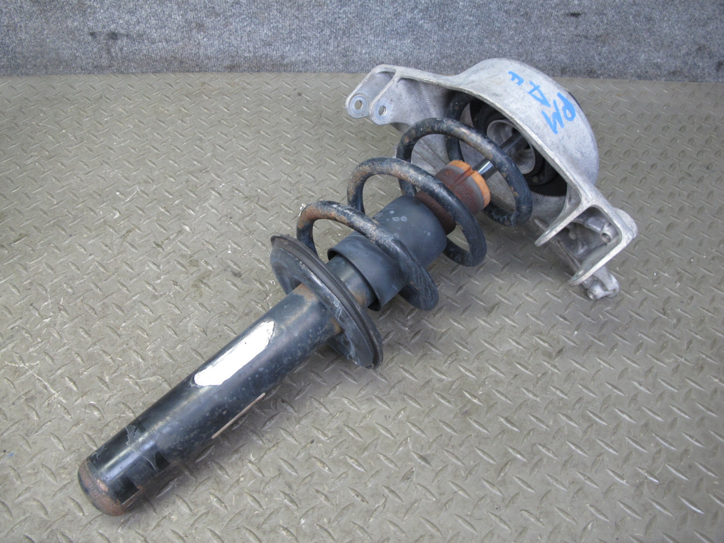 2015-2018 Porsche Macan AWD Front Left & Right Strut Shock Absorber Set of 2