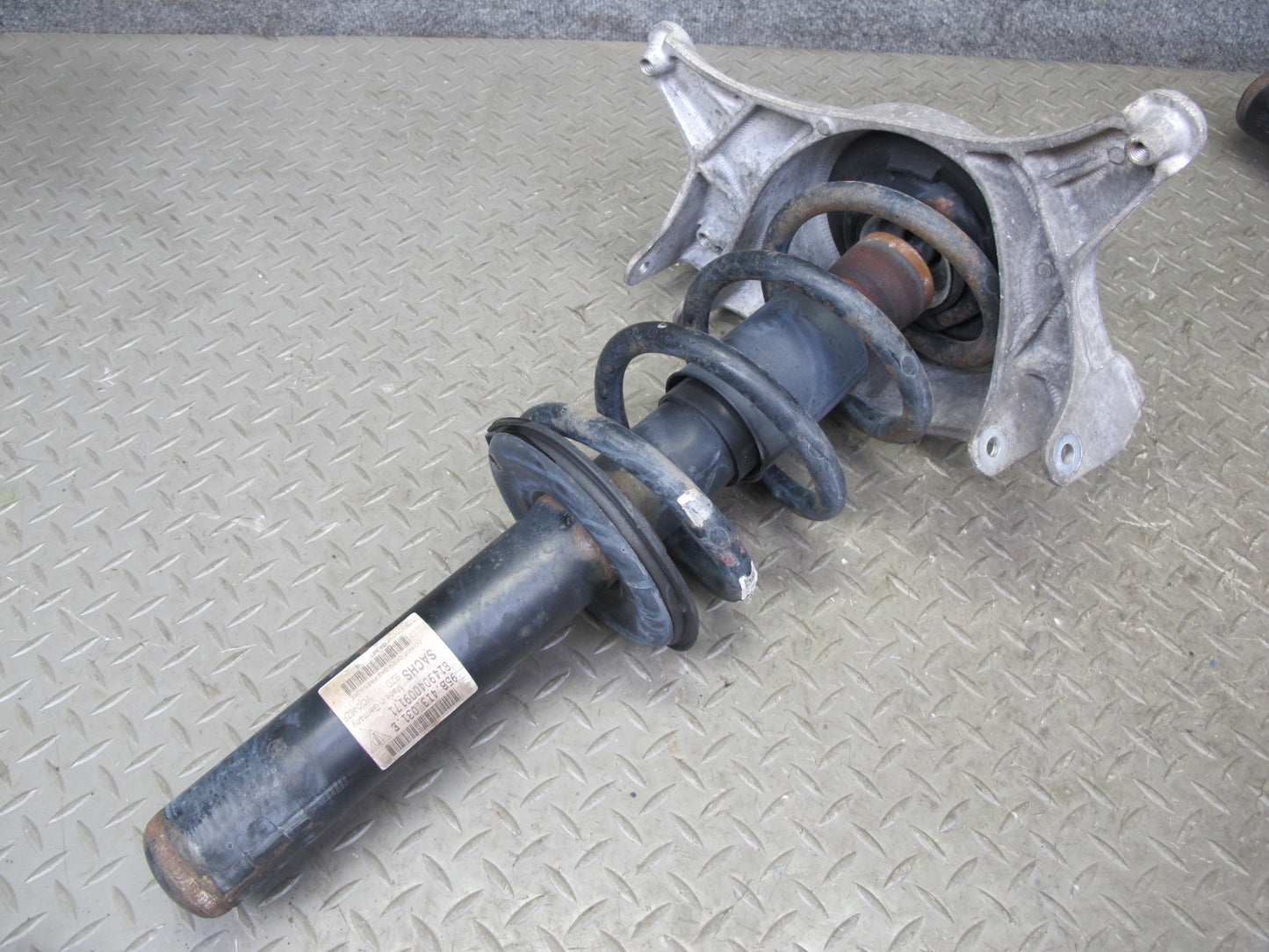 2015-2018 Porsche Macan AWD Front Left & Right Strut Shock Absorber Set of 2