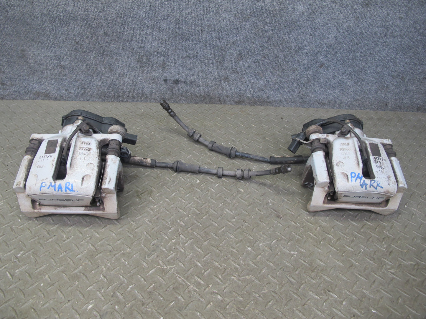 2015-2018 Porsche Macan S Rear Left & Right Brake Caliper Set of 2