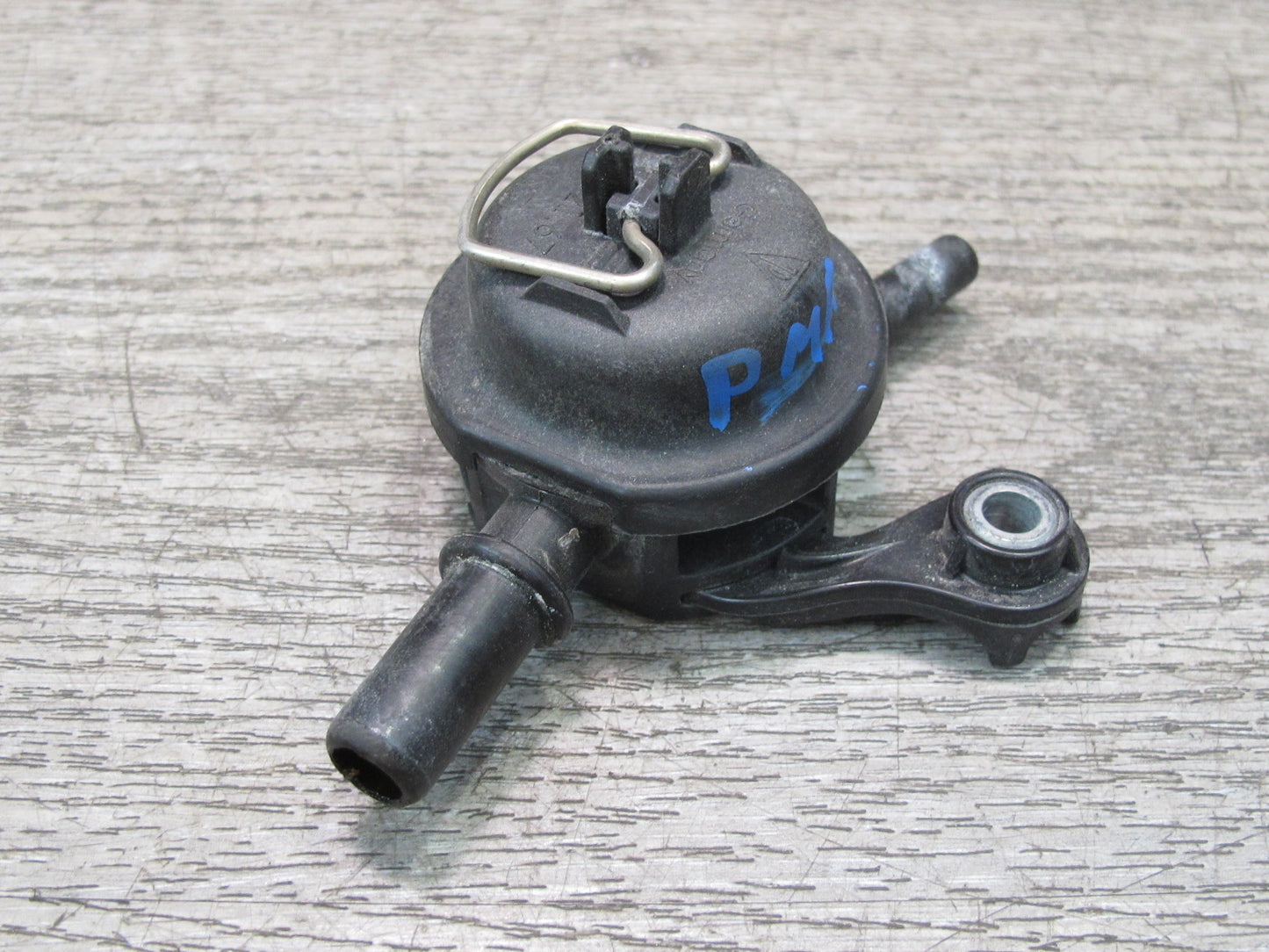 2015-2018 Porsche Macan Engine Coolant Air Bleeder Valve 7P5121671