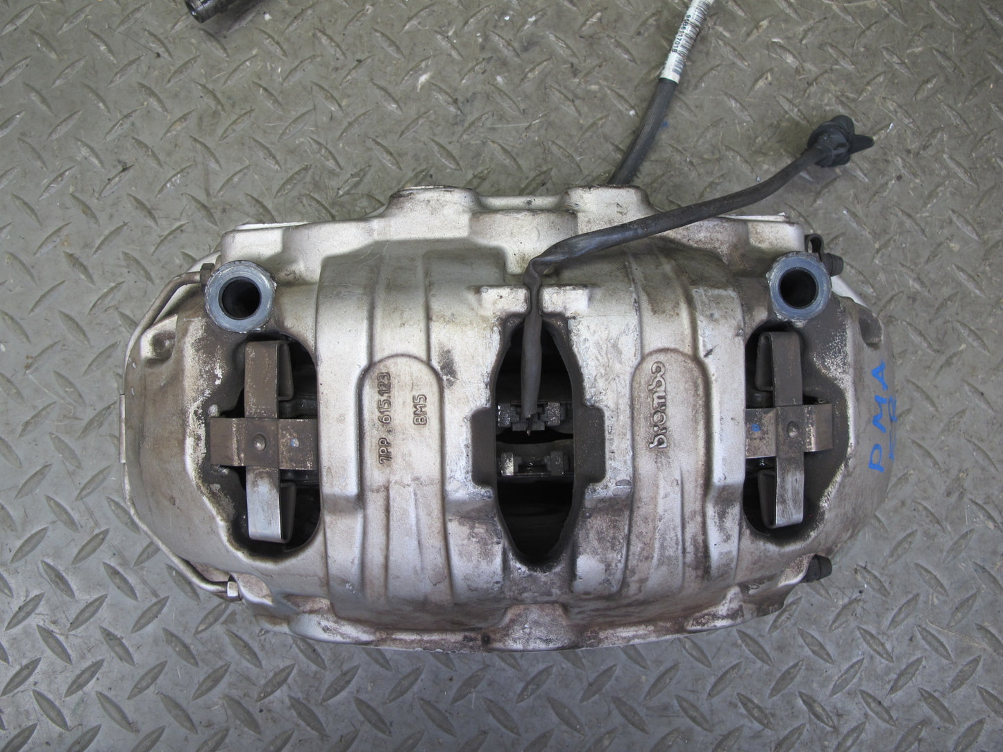 2015-2018 Porsche Macan S Front Left & Right Brembo Brake Caliper Set of 2