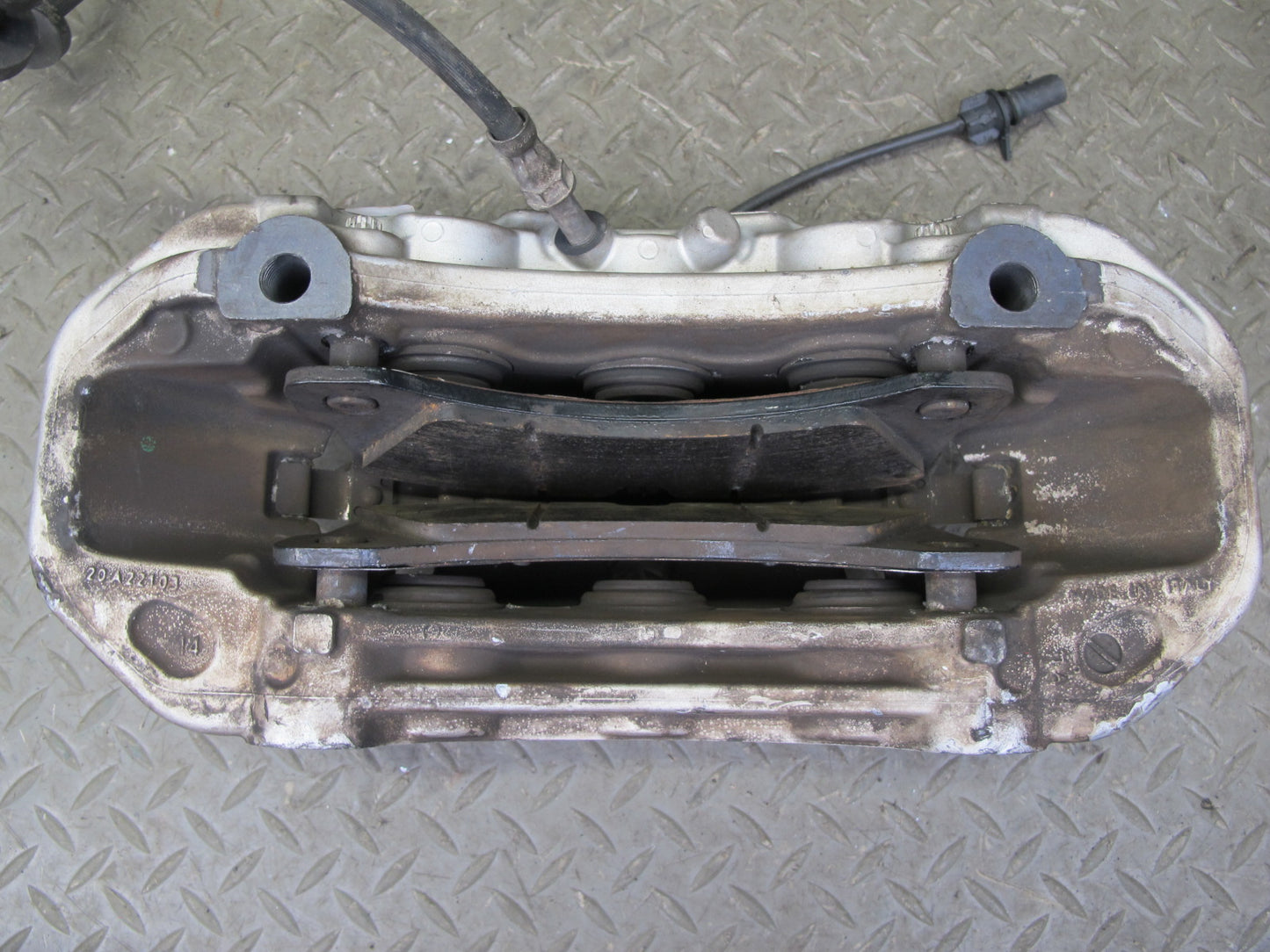 2015-2018 Porsche Macan S Front Left & Right Brembo Brake Caliper Set of 2